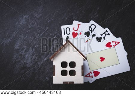 House On The Line In The Casino. Losing At Home In Poker. A Winning Combination In Cards. Grand Priz