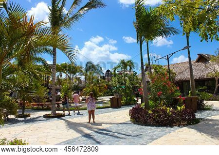Puerto Plata, Dr - January 10, 2022: Shops At Cruise Port Taino Bay In Puerto Plata, Dominican Repub