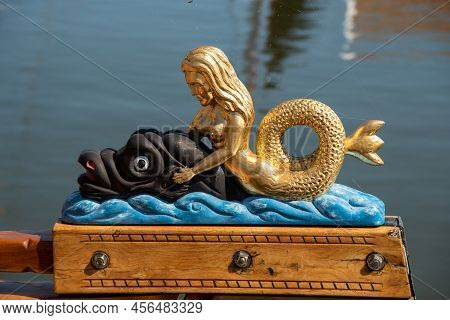 Enkhuizen, Netherlands, June 2022. The Decorated Helm Stol Of A Barge At The Zuiderzee Museum In Enk