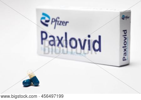Oral Antiviral Drug Pill Paxlovid Developped By Pfizer