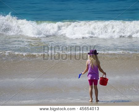 Garota pelo oceano