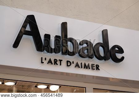 Bordeaux , Aquitaine  France - 06 12 2022 : Aubade Text Logo And Sign Brand Front Wall Facade Underw