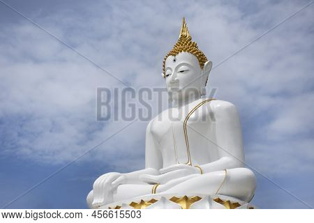 Beautiful White Ancient Buddha Statue For Thai People And Foreign Travelers Travel Visit And Respect