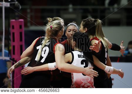 Istanbul, Turkey - January 30, 2022: Turk Hava Yollari Players Celebrating Score Point During Eczaci