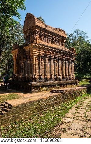 My Son, Vietnam - 15 February, 2020: My Son Is A Cluster Of Abandoned And Partially Ruined Hindu Tem