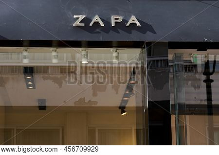Bordeaux , Aquitaine  France - 06 12 2022 : Zapa Logo And Sign Text Front Facade Entrance Store Fash