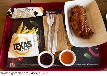 Fast Food Set On Plastic Tray For Thai Customer People Order Cuisine And Eat Drink Inside Modern Con