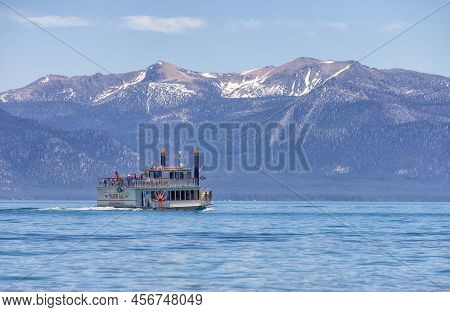 Lake Tahoe, California, United States Of America - June 10, 2022: Sternwheeler With Tourists On A La