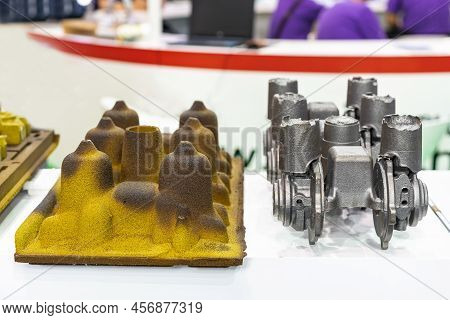 Sample Metal Casting Part Bearing Housing Turbo Component For Automobile Product And Resin Coated Sa