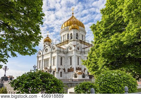Cathedral Of Christ The Savior (khram Khrista Spasitelya) In Moscow, Russia