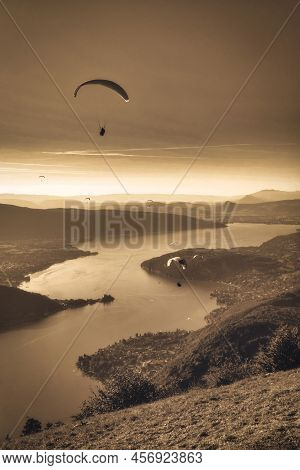 Talloires, France - September 08 2020 : Panorama From Montmin Of The Alpine Lake Of Annecy And Para 