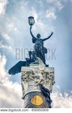 Guayaquil, Guayas, Ecuador - November, 2013: Frontal View Of The Column Of Heroes At The Centennial 