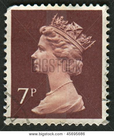 UK-cca 1975:A známka vytištěna ve Velké Británii ukazuje obraz Elizabeth II je konstituční panovník 16 