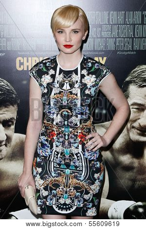 NEW YORK-DEC 16: Actress Elizabeth Olin attends the world premiere of 