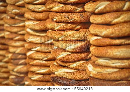 Simit, the Turkish Crispy Sesame Bagels