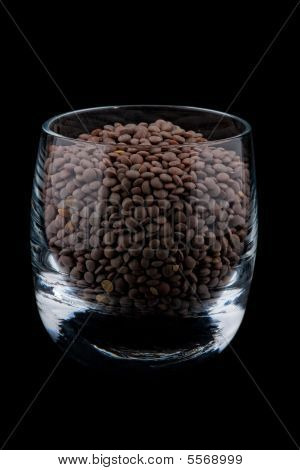 pardina linser i glas, sort baggrund