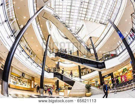 People At Galeria Krakowska