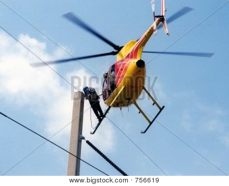 Hellicopter mechanik przewody elektryczne niebezpieczeństwo