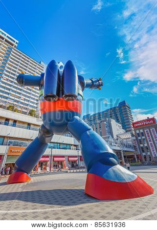 Tetsujin 28 - Go (Gigantor) Monument in Kobe, Japan