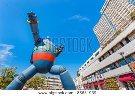 Tetsujin 28 - Go (Gigantor) Monument in Kobe, Japan