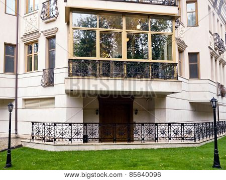 New Fiberglass Balcony Glazing In City House