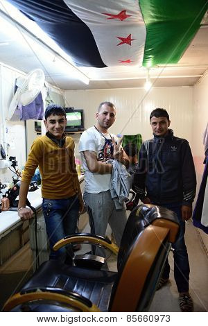 Portraits of syrian refugees in Turkey