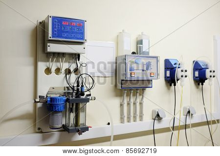 Automatic station water disinfection in swimming pool