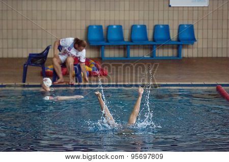 Synchronous Swimer Legs