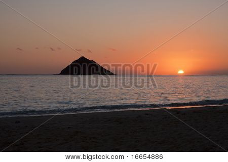 Nascer do sol na praia de Lanikai, Oahu, Havaí