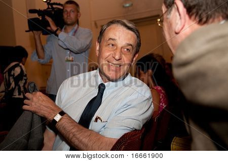 Moskau - Juni, 24: Russische Kulturminister Alexander Avdeev Kultur. Kinopremiere. 32st Moskau-Interna