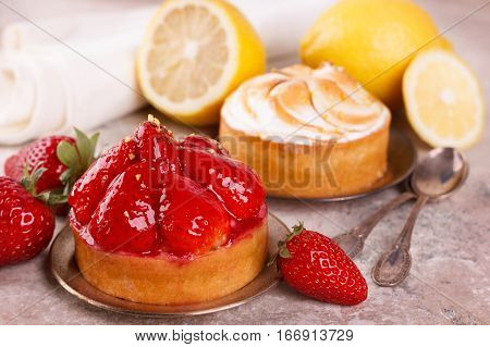 Lemon Tart Pie With Fresh Lemon