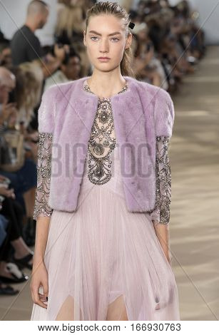 Monique Lhuillier - Spring 2017 Collection