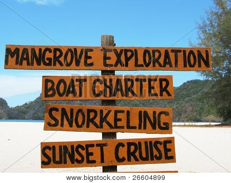Schild am berühmten Tanjung Rhu Strand von Langkawi, malaysia