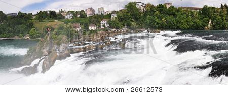 Rhinefall w Schaffhausen, Szwajcaria, największy wodospad w Europie