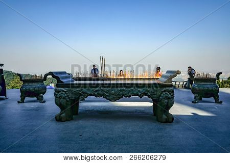 Foshan/china - 27 November 2015:big Joss Stick Pots With Touriest Prayer In Guanyin Of Mount Xiqiao 