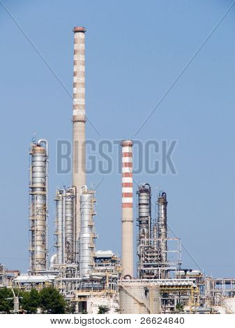 Věže rafinerie chemie chemického průmyslu