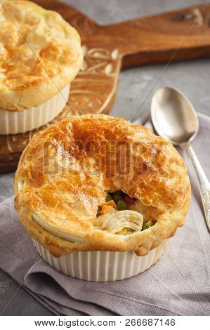 Chicken Pot Pie With Carrot, Grean Peas And Cheese.