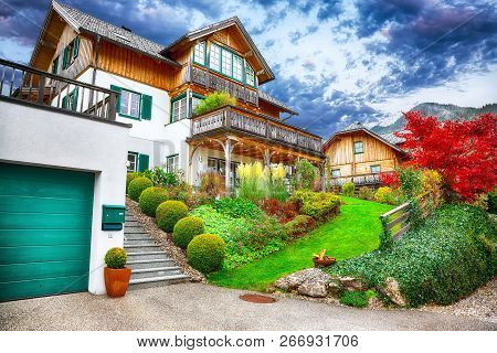 Beautiful Houses In Brauhof Village.  Charming Morning On The Lake Grundlsee Location: Resort Grundl