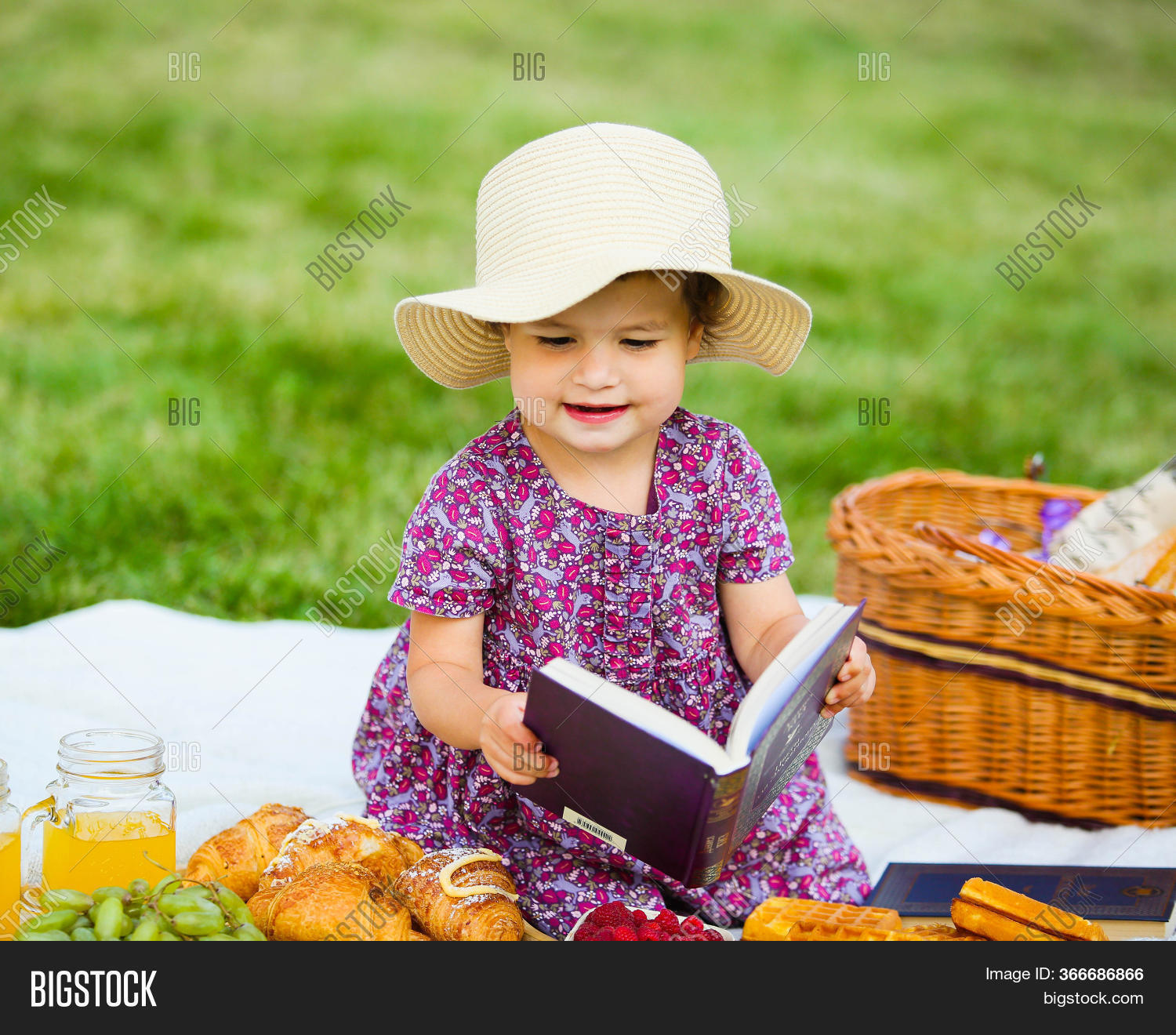 Picnic. Cute Little Image & Photo (Free Trial) Bigstock