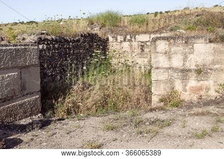 The Ruins Of The Fortress Wall Of The Ateret Fortress - Metzad Ateret - Qasr Atara - Located Next To