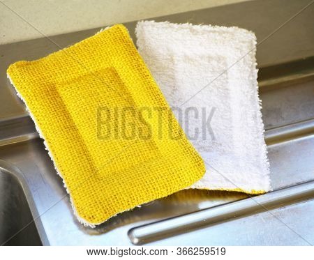 Reusable Zero Waste Washable Biodegradable Kitchen Dish Sponges, Close-up View