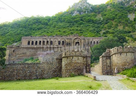 Kankwari Fort In Sariska National Park In India