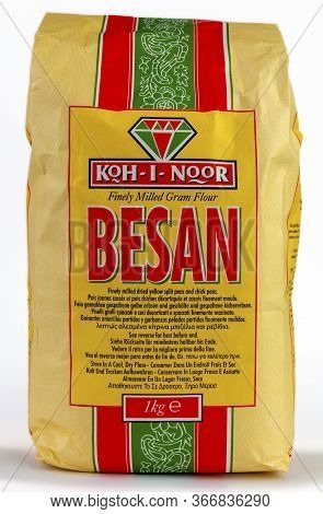 Coventry, West Midlands, Uk - May 18, 2020: Bag Of Koh-i-noor Brand Gram Besan Flour Unopened On An 