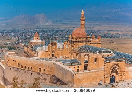 Dogubayazit, Turkey, 08.25.2014: The View Of Ishak Pasha Palace And Dogubayazit City. Beautiful Moun