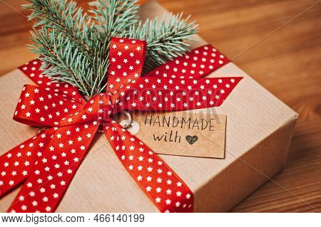 No Gift Christmas Ideas For Family, Friends For An Anti-consumerist Christmas. Xmas Gift Kraft Paper