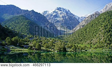 Beautiful Lake In Fann Mountains. Pamir-altay In Tajikistan.