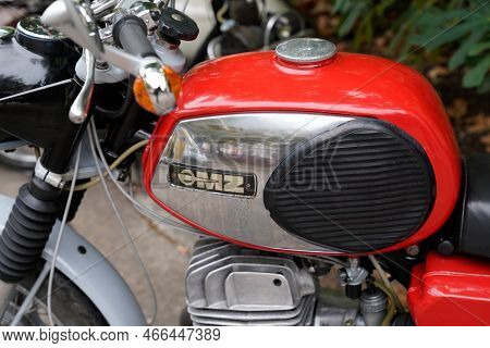 Bordeaux , Aquitaine  France - 11 12 2022 : Mz Motorcycle Rt 125 3 Logo Brand And Text Sign Of Easte