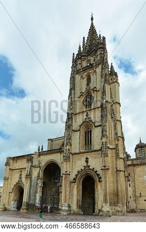 Oviedo, Spain - December 3, 2022: Oviedo Cathedral In The Plaza Alfonso Ii El Casto In Asturias. Spa