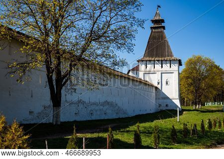 The Walls And Towers Of The Pafnutiy-borovsky Monastery From The Outside And The Green Landscape. Bo