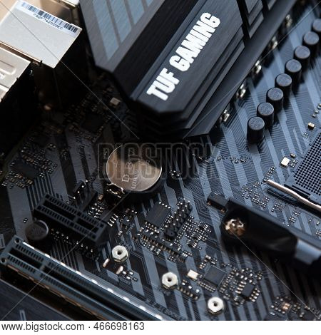 Enjoy Exceptional Performance With The Asus Tuf Gaming B450m Pro S Gaming Black Motherboard. August 